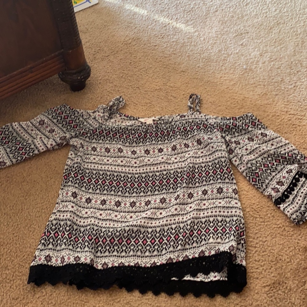 Off-shoulder Top